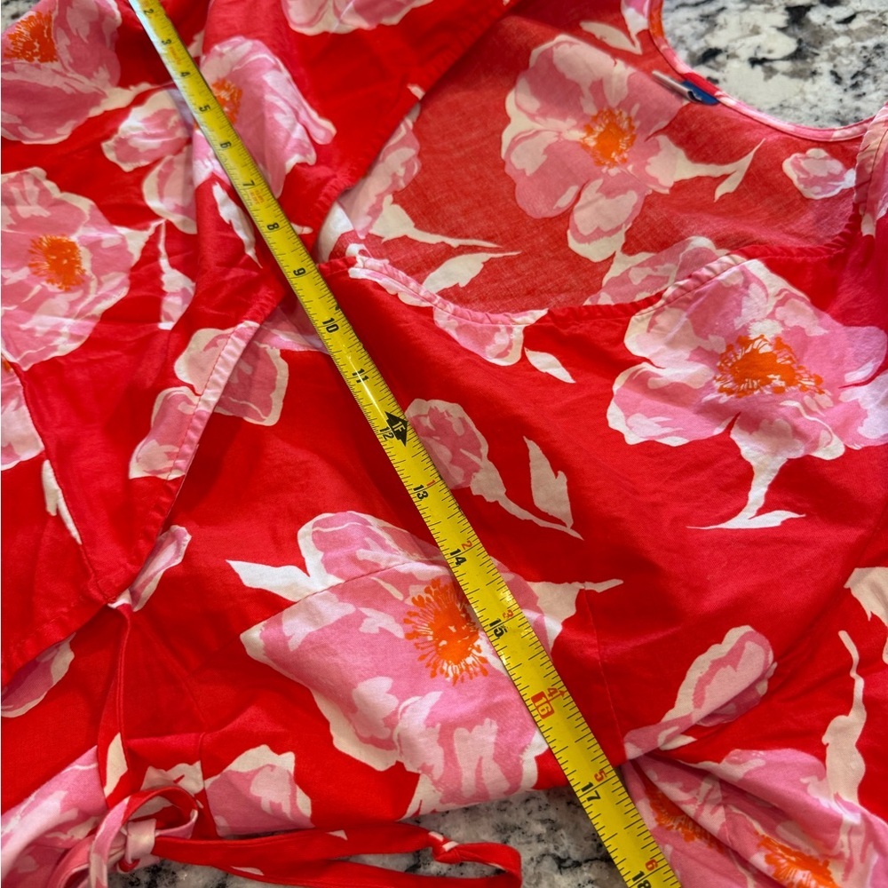 Old Navy Red Pink Floral Wrap Blouse Medium - Picture 8 of 8